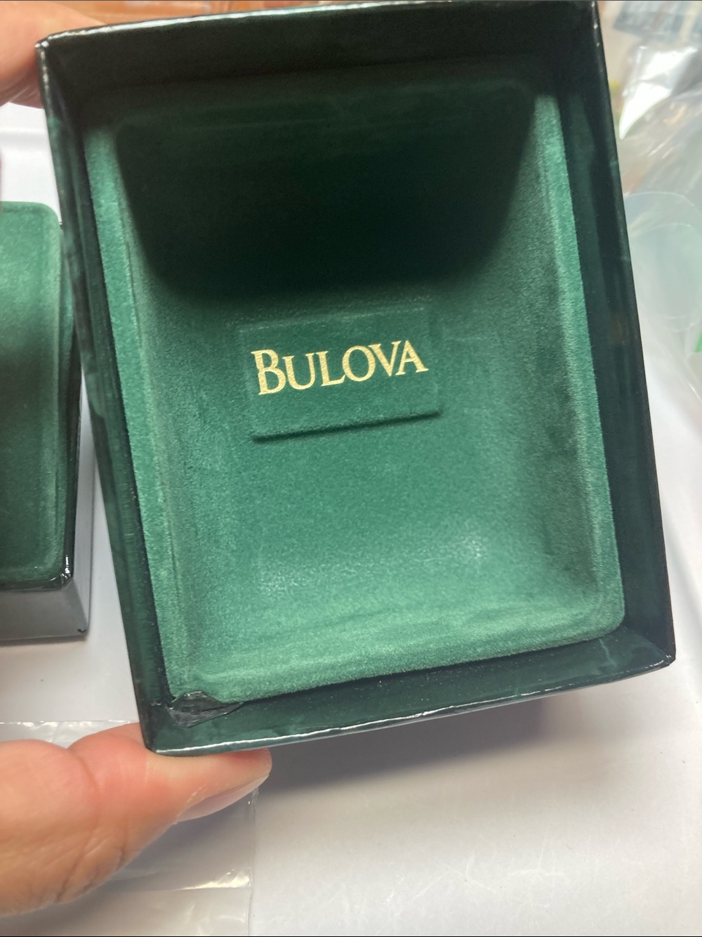 Vintage Bulova Gold Tone Ladies Bracelet Watch with shell dial, new battery - Picture 7 of 17